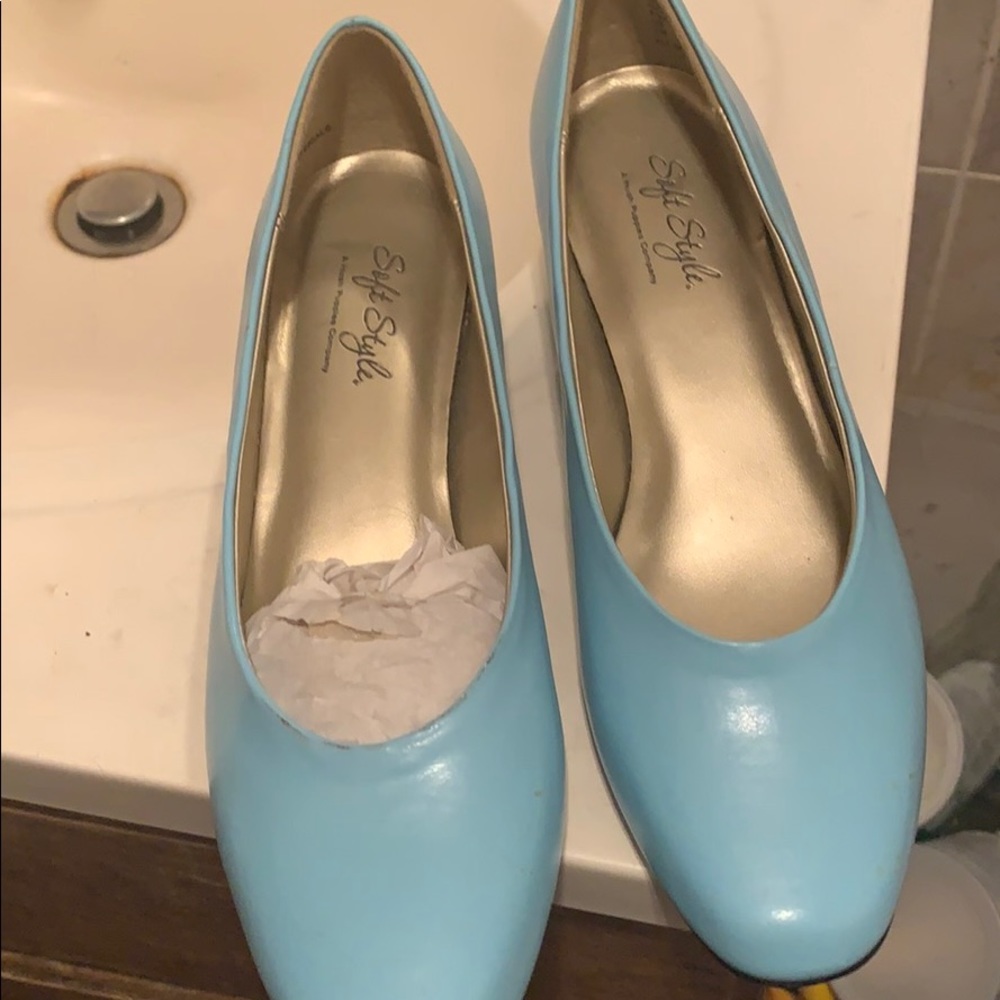 Soft Style Shoes View 2